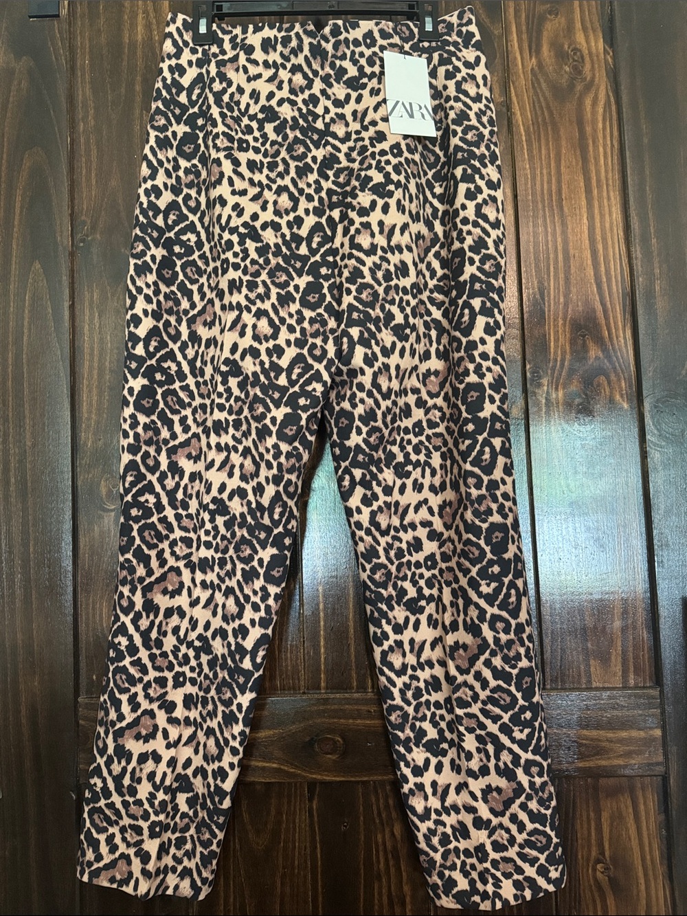 Zara Women’s Leopard Print Ankle pants
Slim Fit. Runs Small - Picture 3 of 5